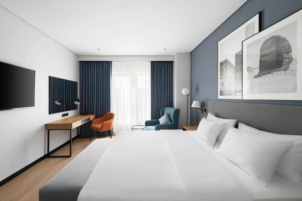 بارك إن باي راديسون الخبر(Park Inn By Radisson Al Khobar Hotel) 16/74
