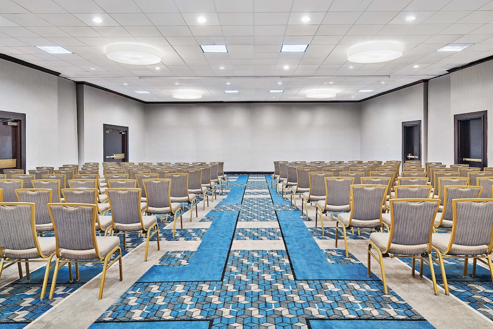 Four Points by Sheraton Richmond Airport 22/24