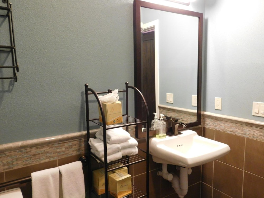 Wave Street Inn 27/41