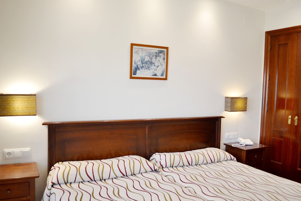 Tarik Hotel 18/63