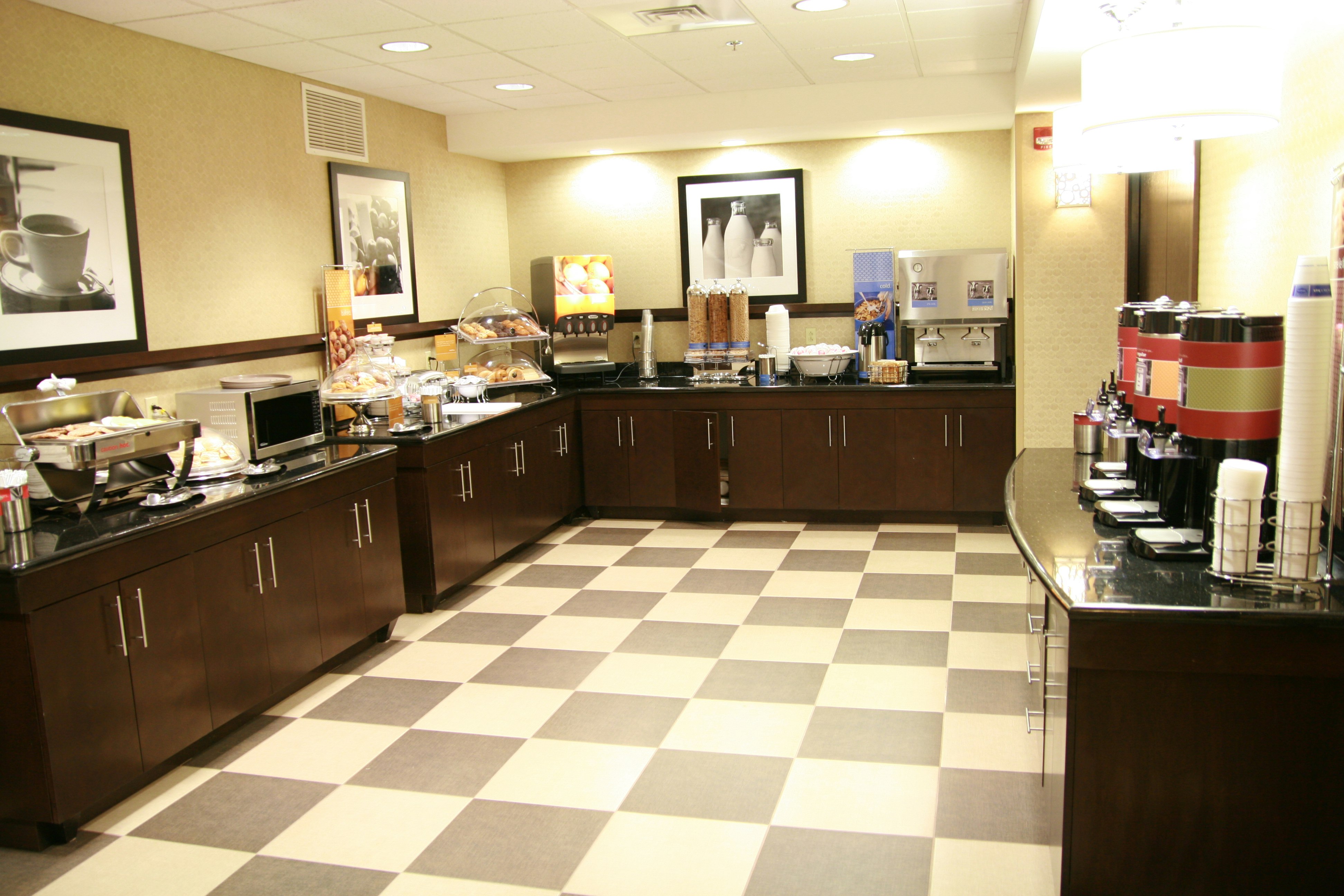 Hampton Inn Topeka 17/51