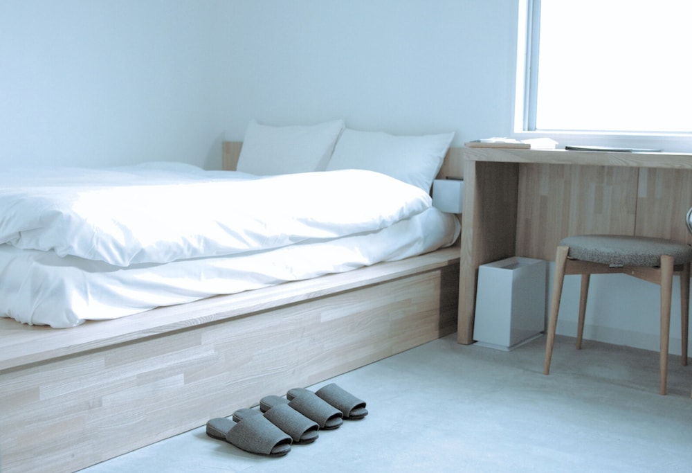 ROOM, DOUBLE BED, SHARED BATHROOM