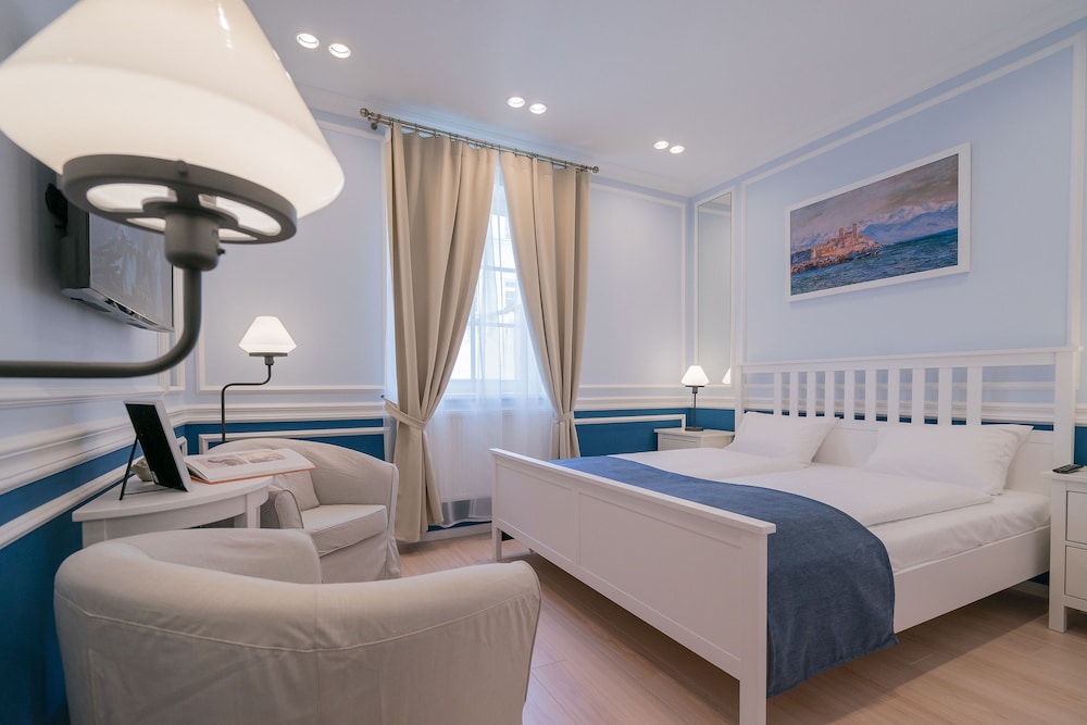 Revelton Suites 25/71