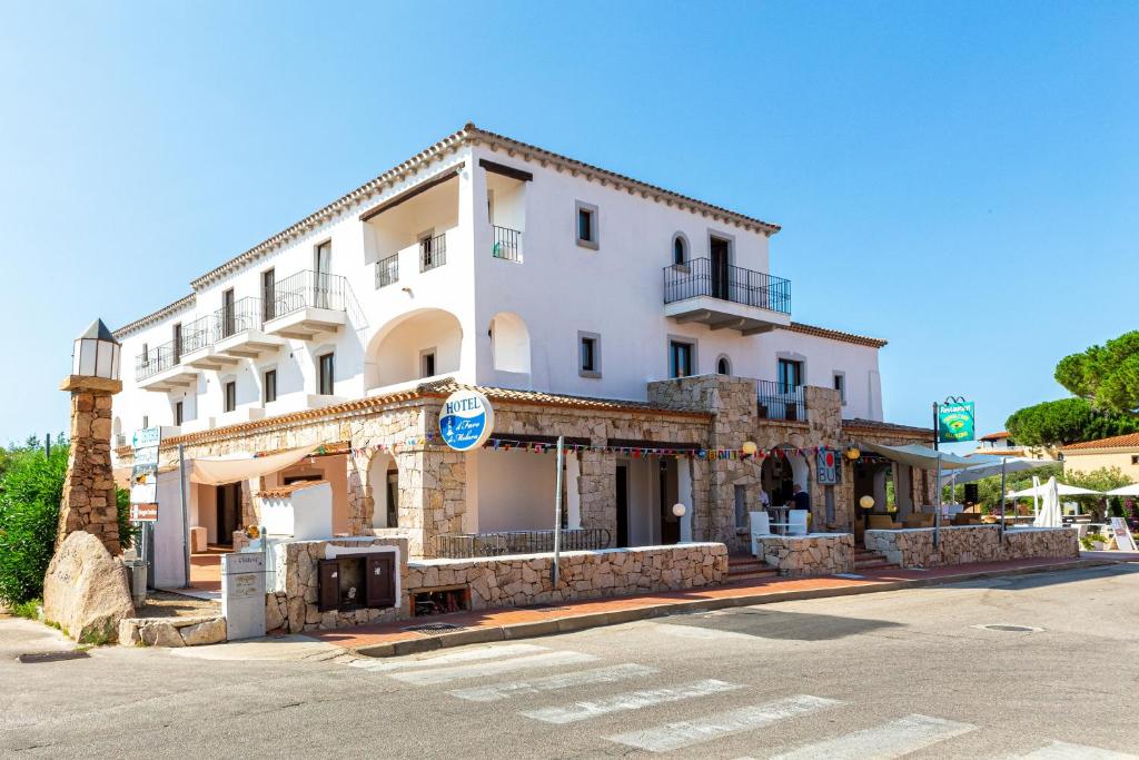 Hotel Il faro di Molara 9/18