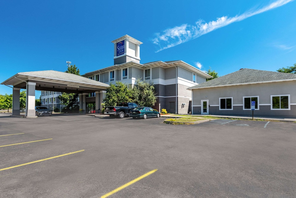 Sleep Inn and Suites Dunmore 2/29