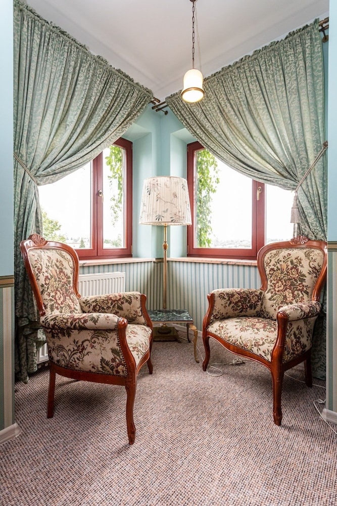 Royal Residence 31/50