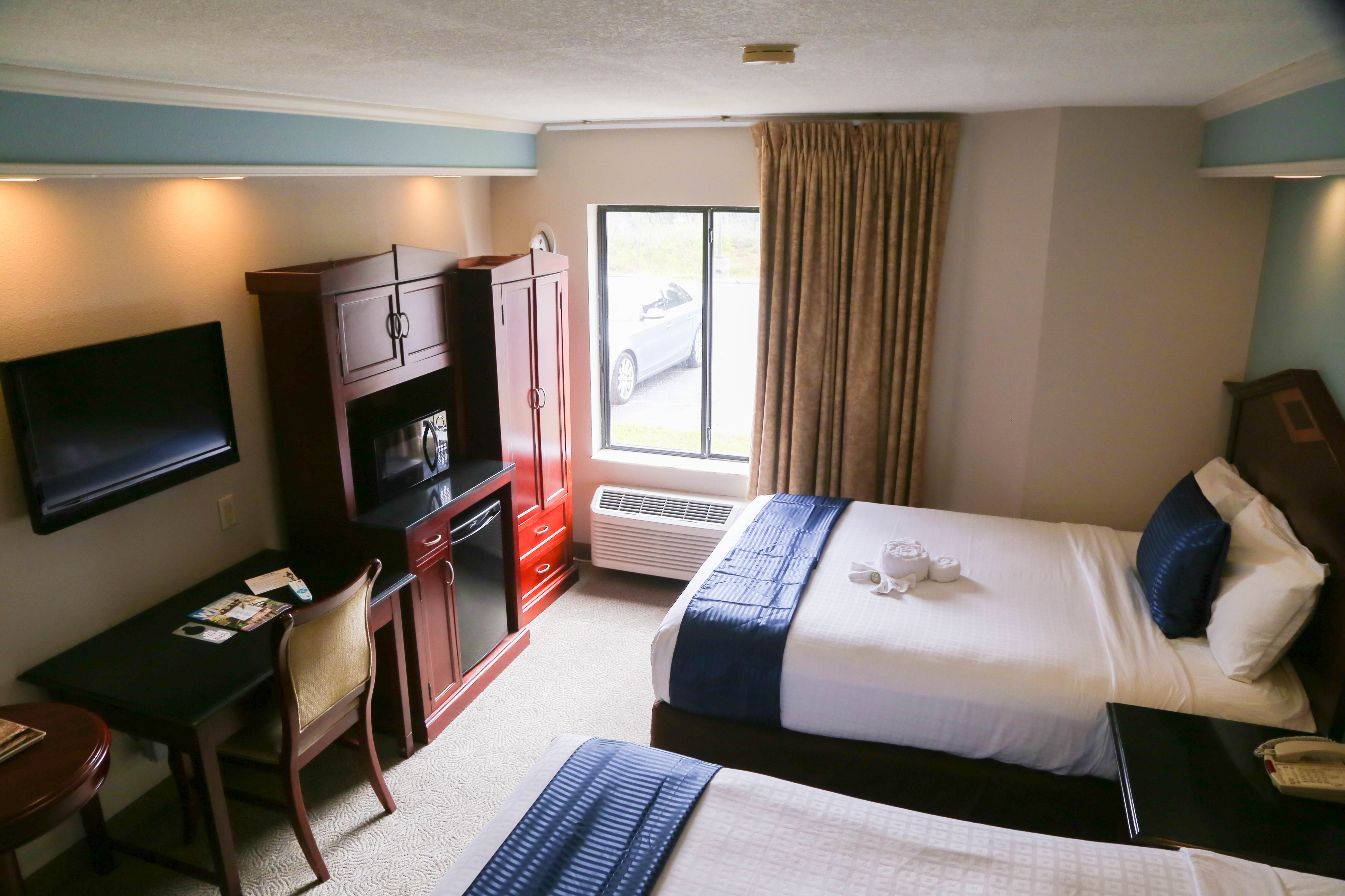 Room, 2 Queen Beds, Destiny Palms Hotel Maingate West 2/6
