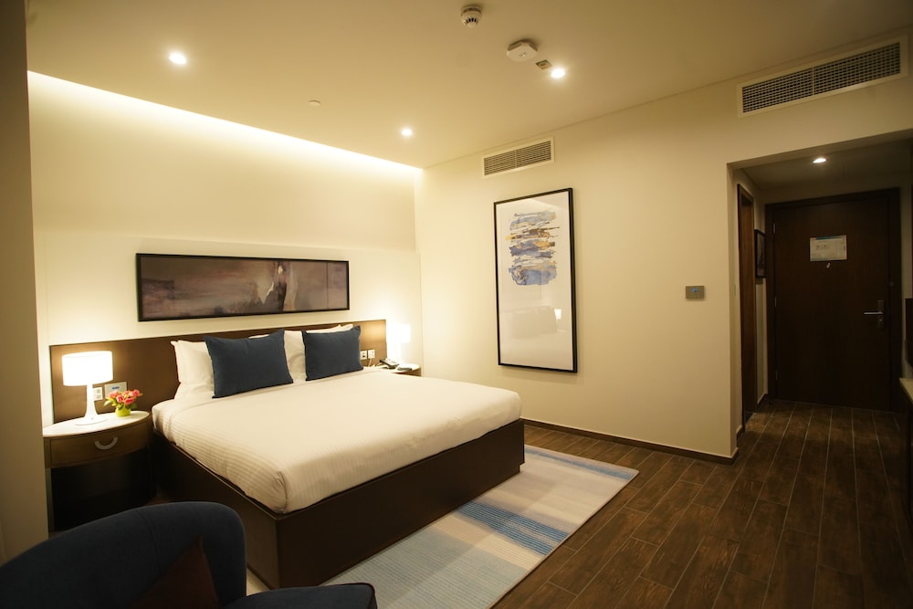 C - Hotel and Suites Doha 18/50