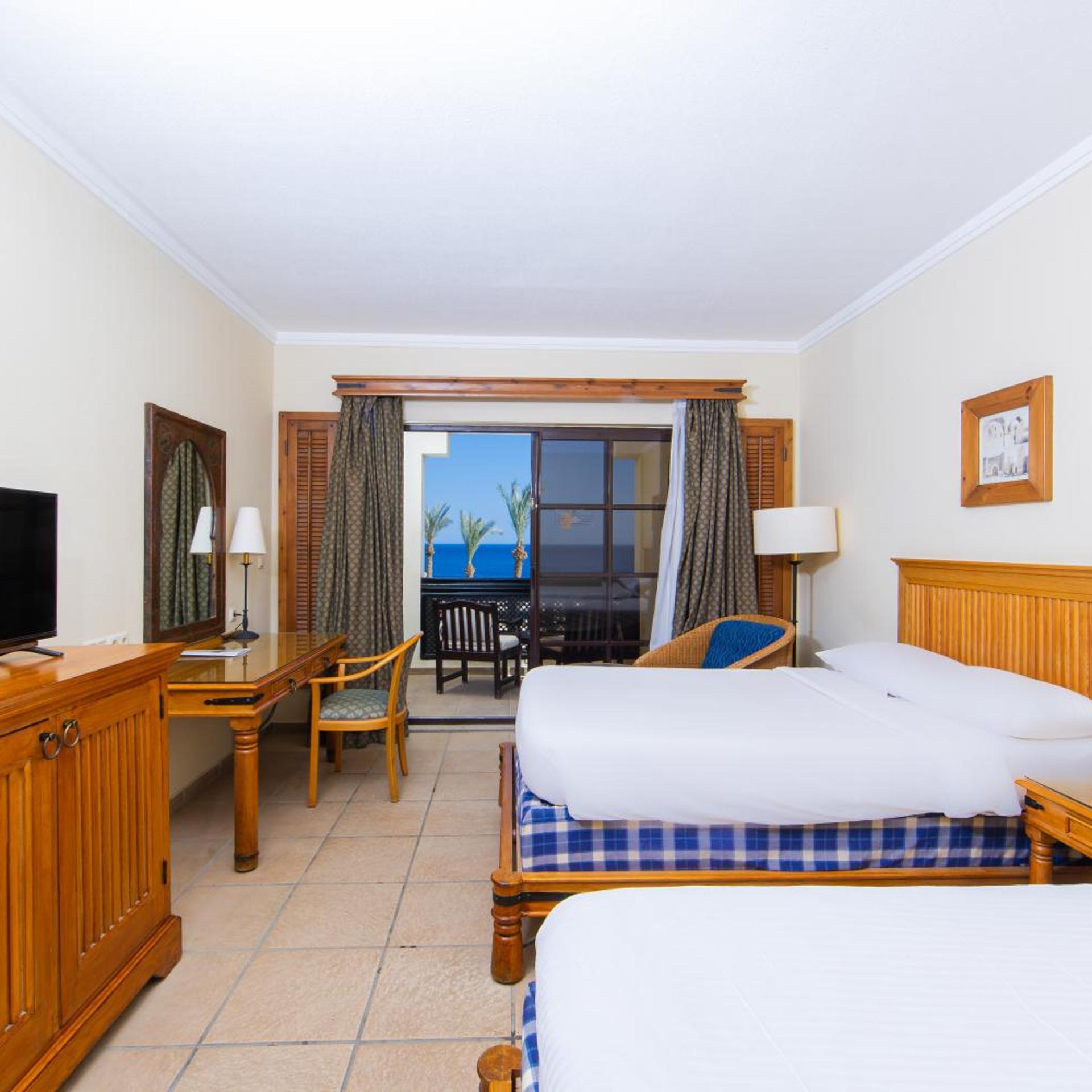 Sharm Resort 10/75