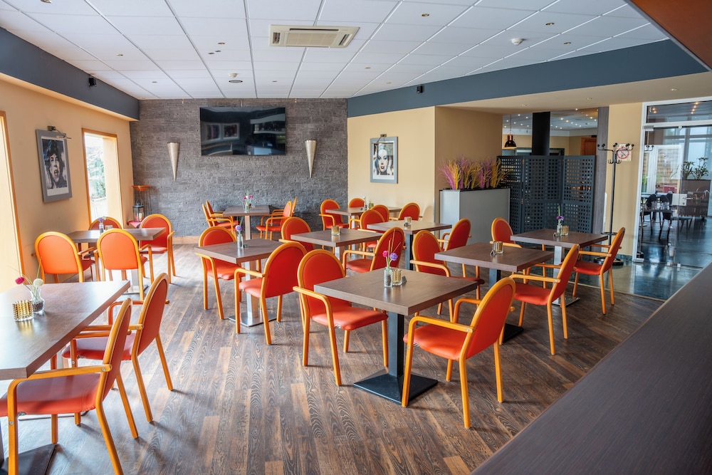 Airways Hotel Frankfurt Airport West 38/50
