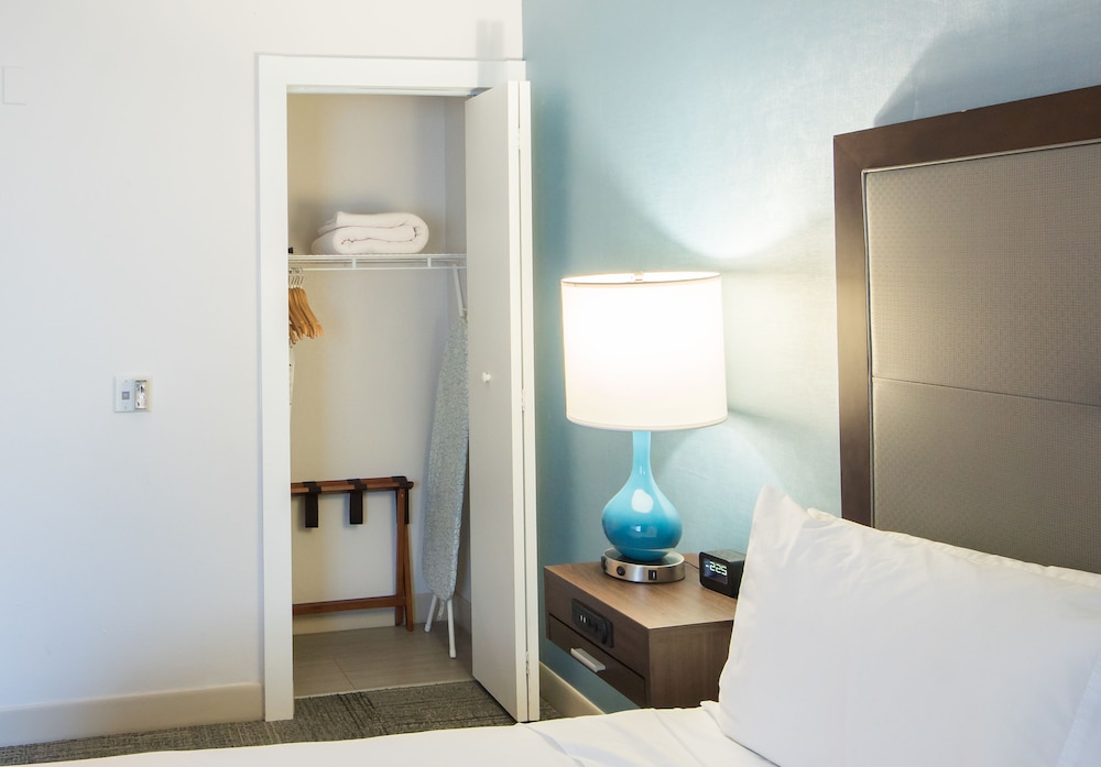 Hampton Inn Lakeland 10/44