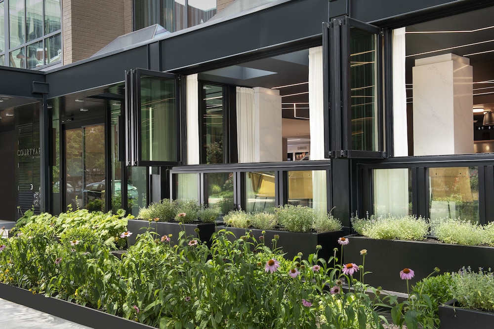 Courtyard by Marriott Washington, DC Dupont Circle 1/43
