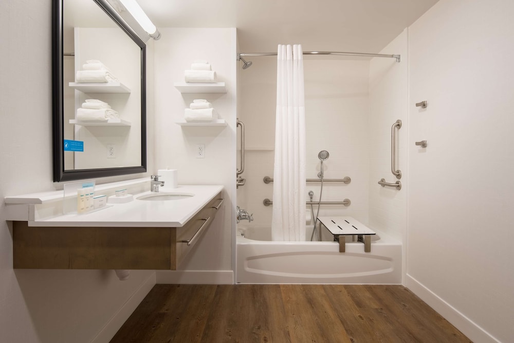 Hampton Inn and Suites by Hilton Portland-Pearl District 14/48