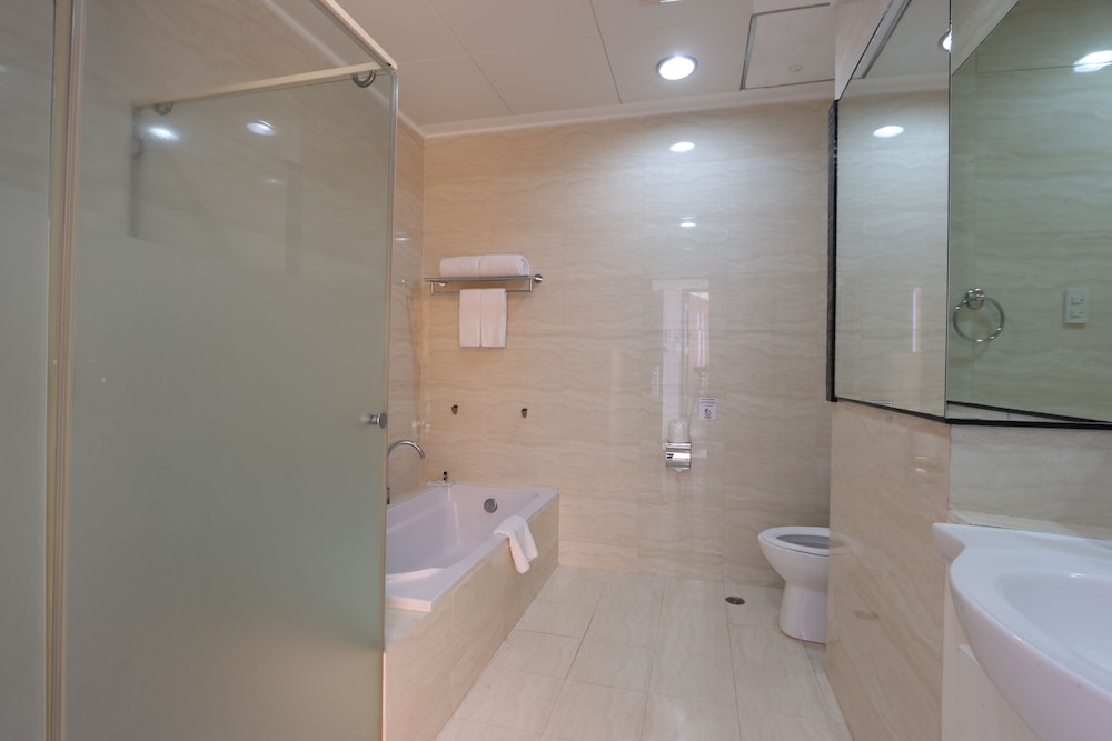 Paseo Premiere Hotel 42/42