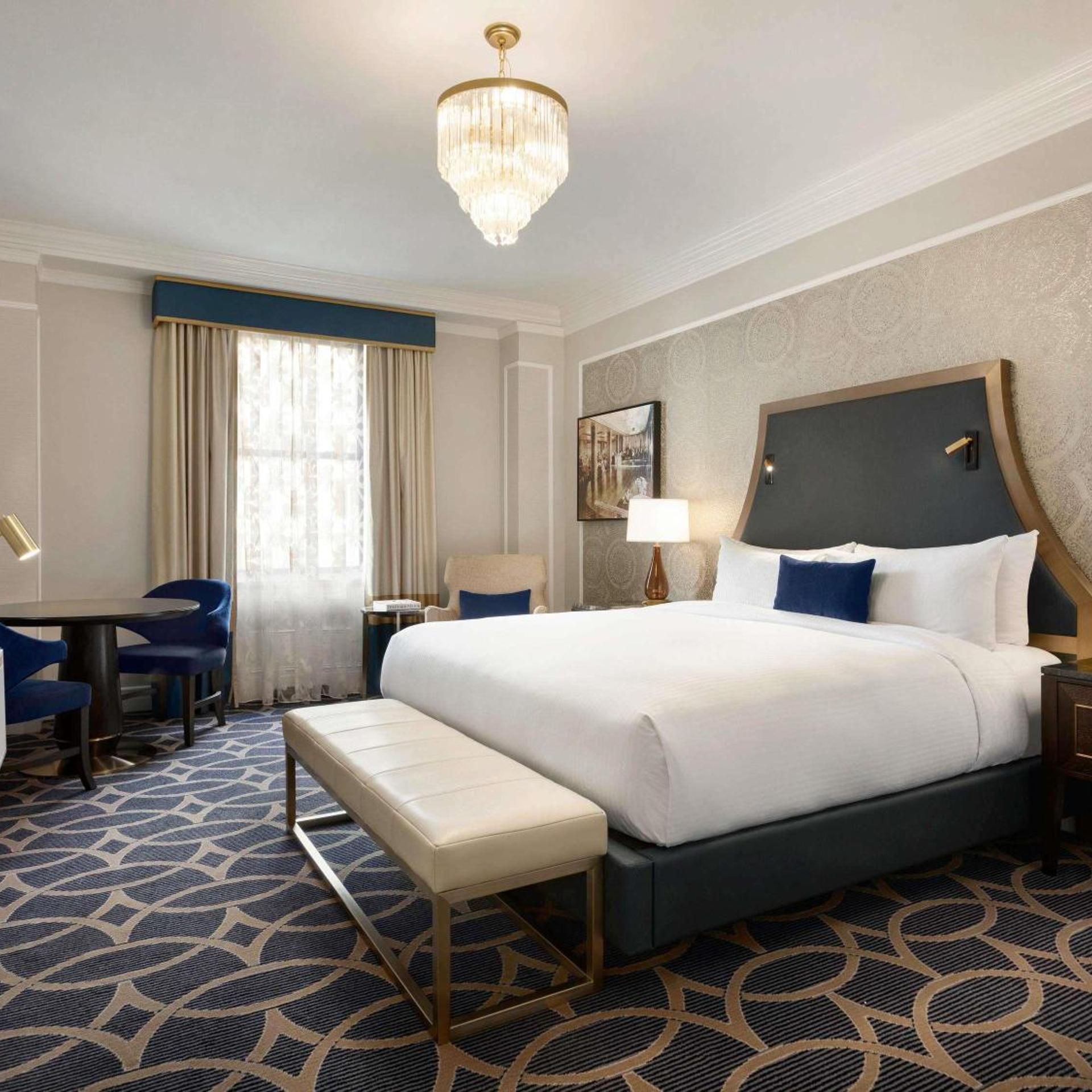 1 Bedroom, Fairmont Gold, Suite, King Bed, Lounge Access