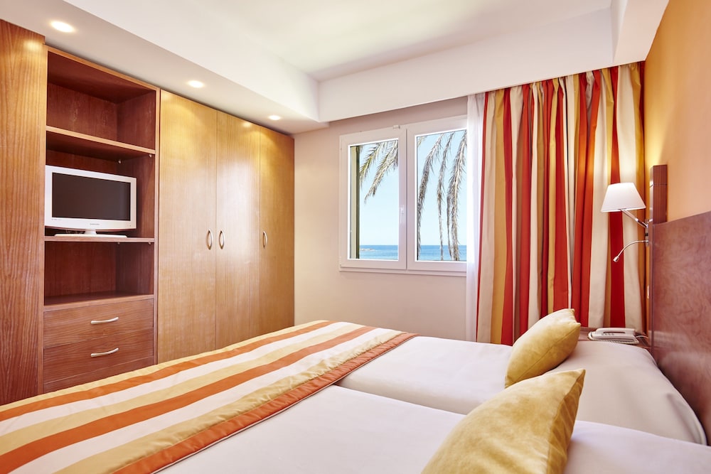 Universal Hotel Don Leon 43/71