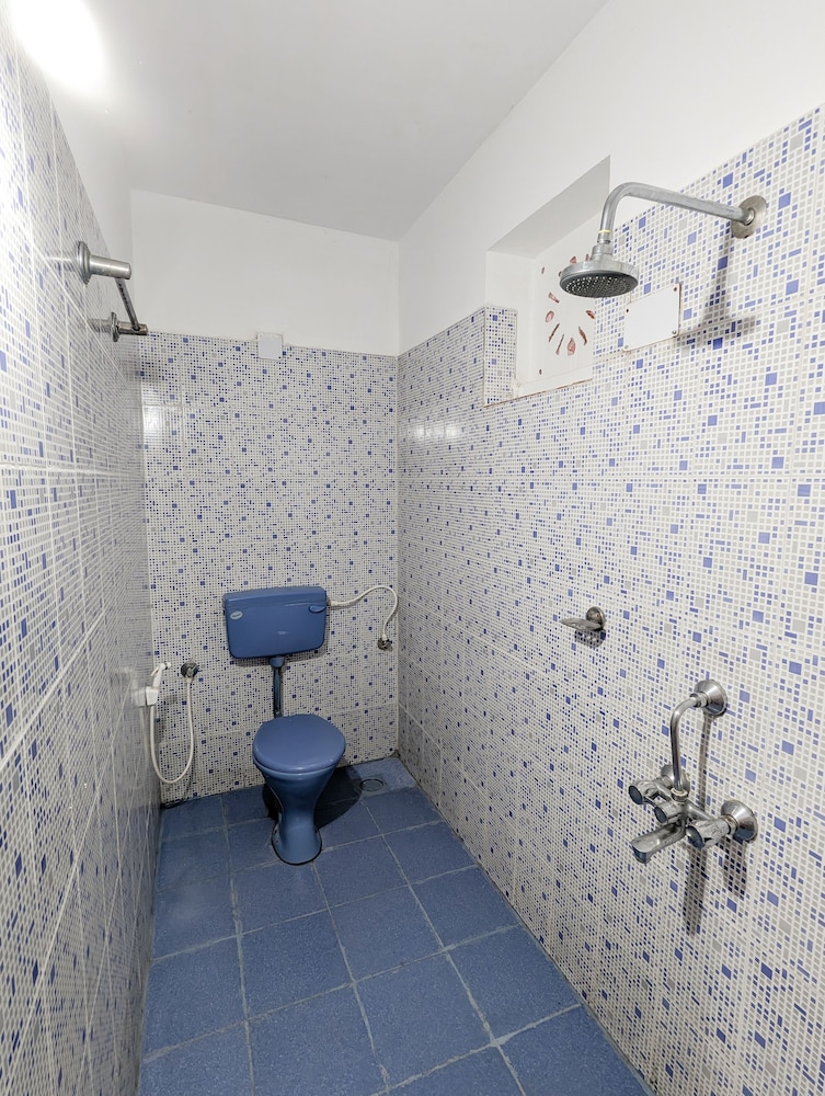 Swati Hotel 43/72