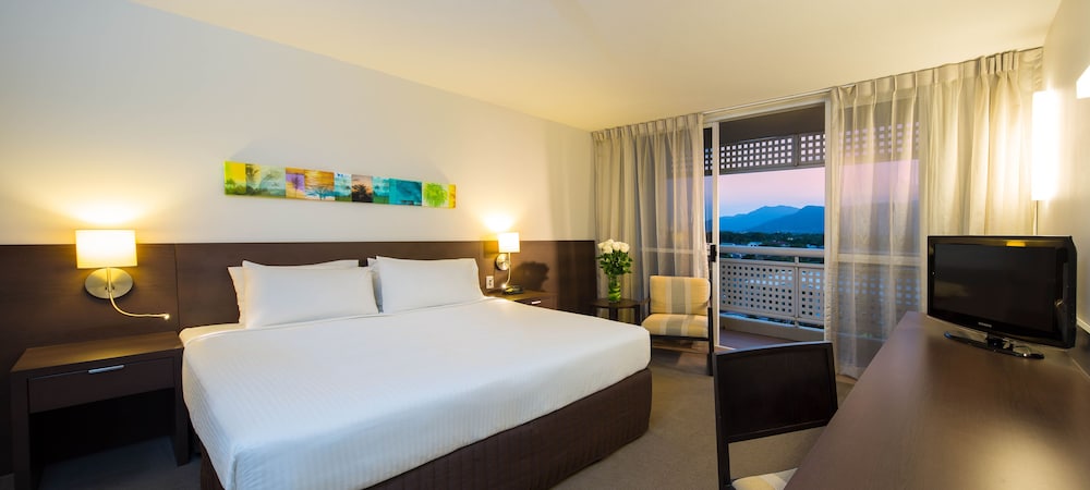 Cairns Harbourside Hotel 14/60
