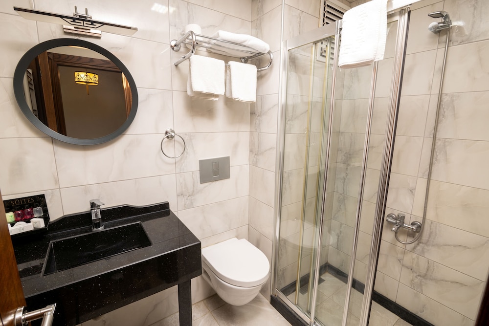 K SUITES HOTEL 57/58