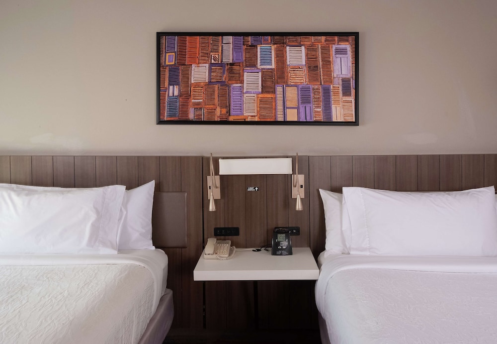 Hilton Garden Inn Atlanta Airport/Millenium Center 8/43