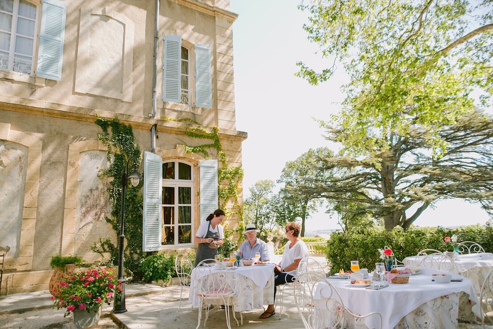 CHATEAU DE VARENNE 30/72