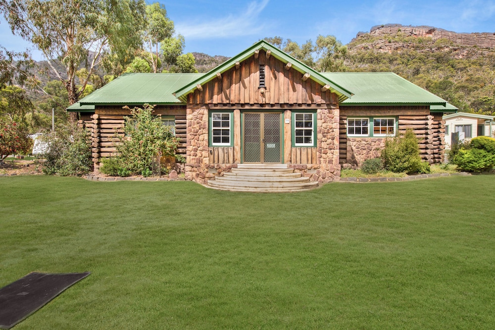 Halls Gap Caravan and Tourist Park 44/49