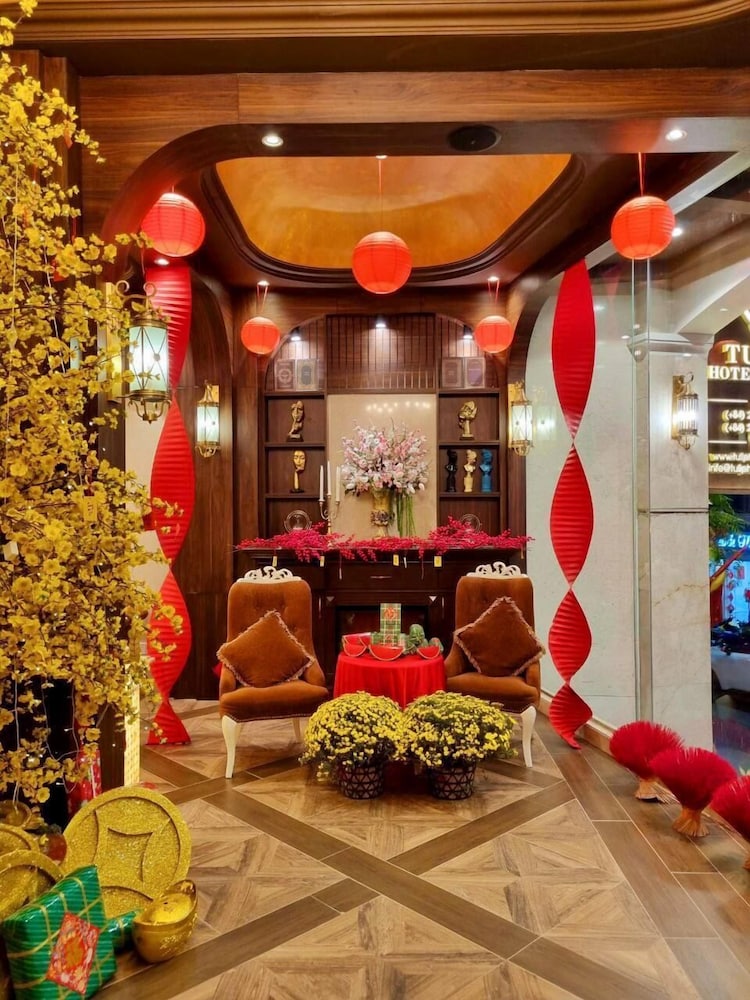Tulip Hotel 3 11/81