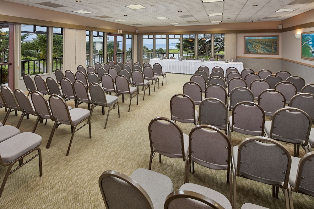 Cavalier Oceanfront Resort 53/67