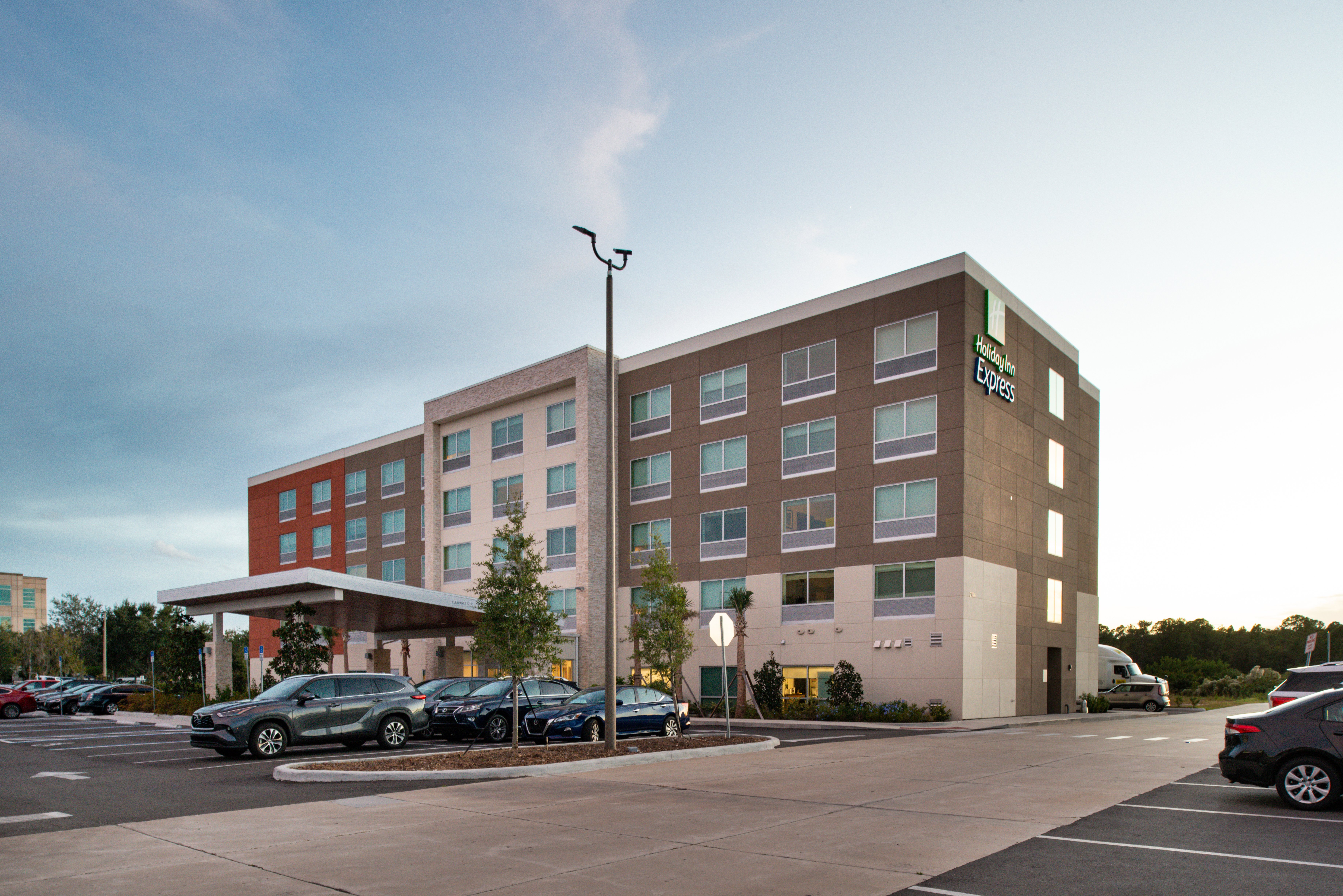 HOLIDAY INN EXPRESS ORLANDO SOUTH PARK 54/61