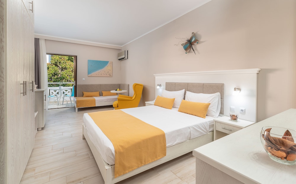 Porfi Beach Hotel 5/36