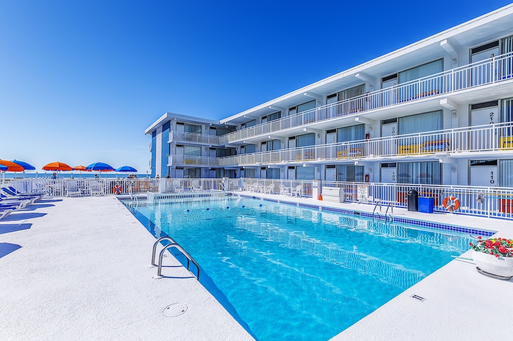 Crusader Oceanfront Resort and Restaurant 2/41