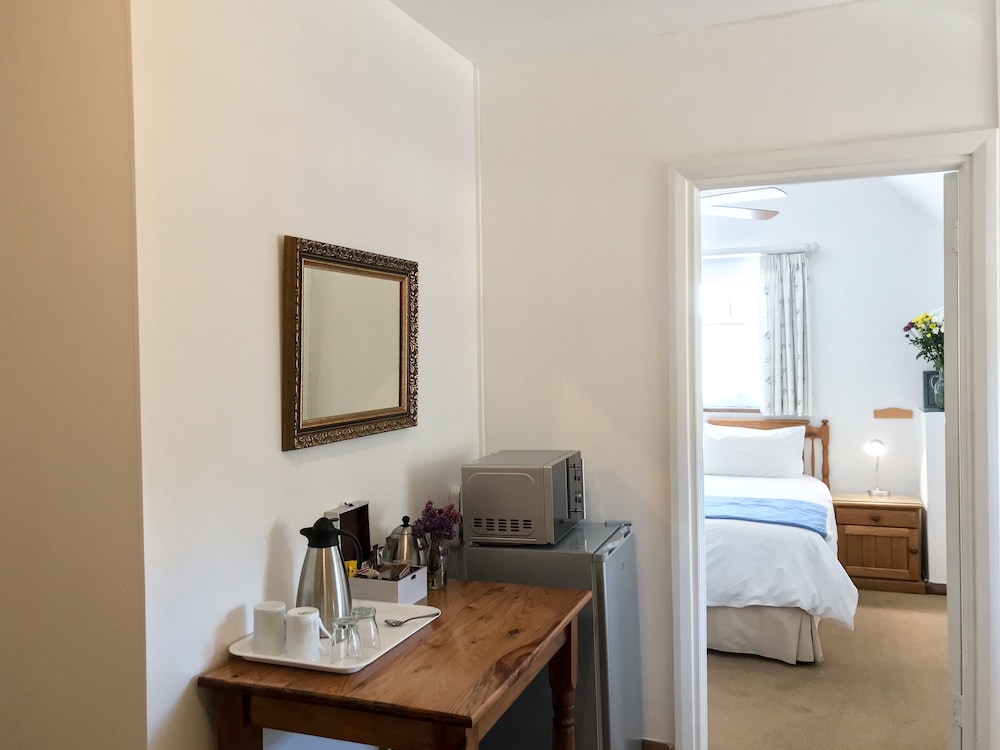 Howard's End Manor 46/50