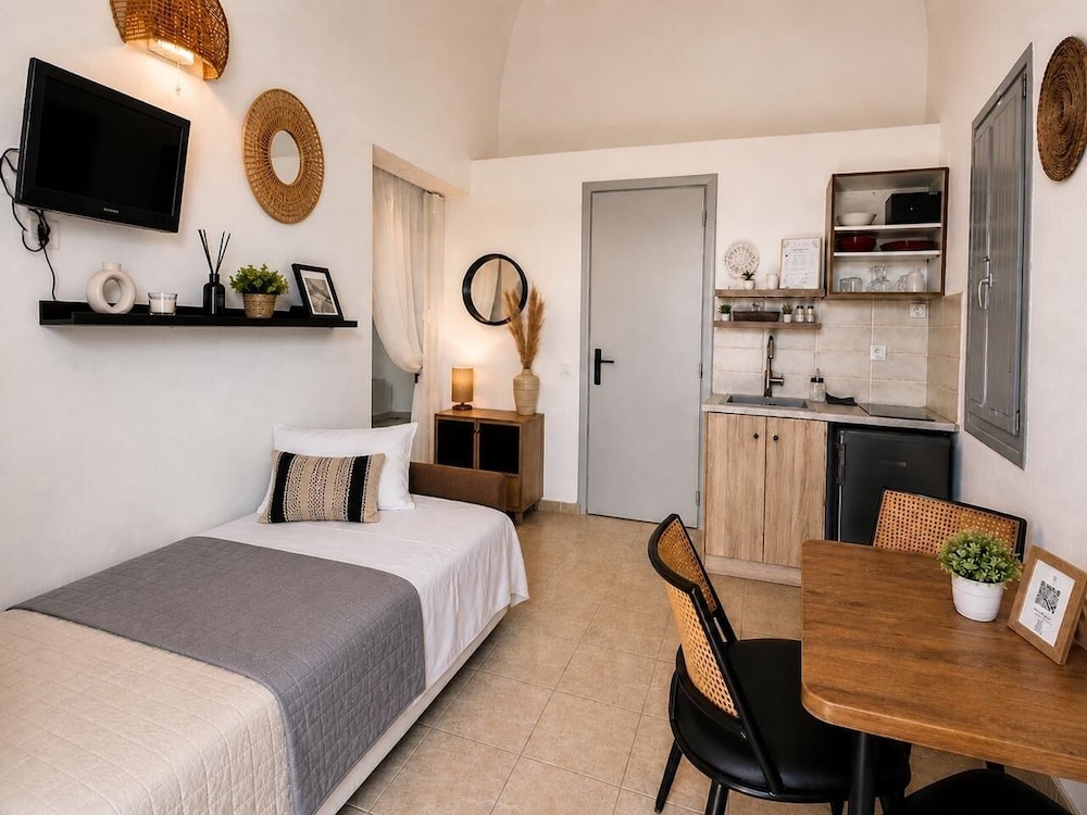 1 BEDROOM, ROYAL, BUNGALOW