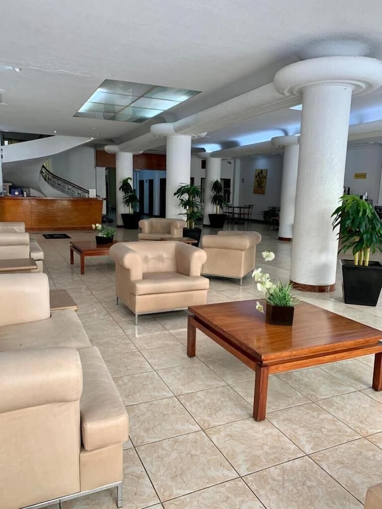 Hotel Capri de Leon 20/24