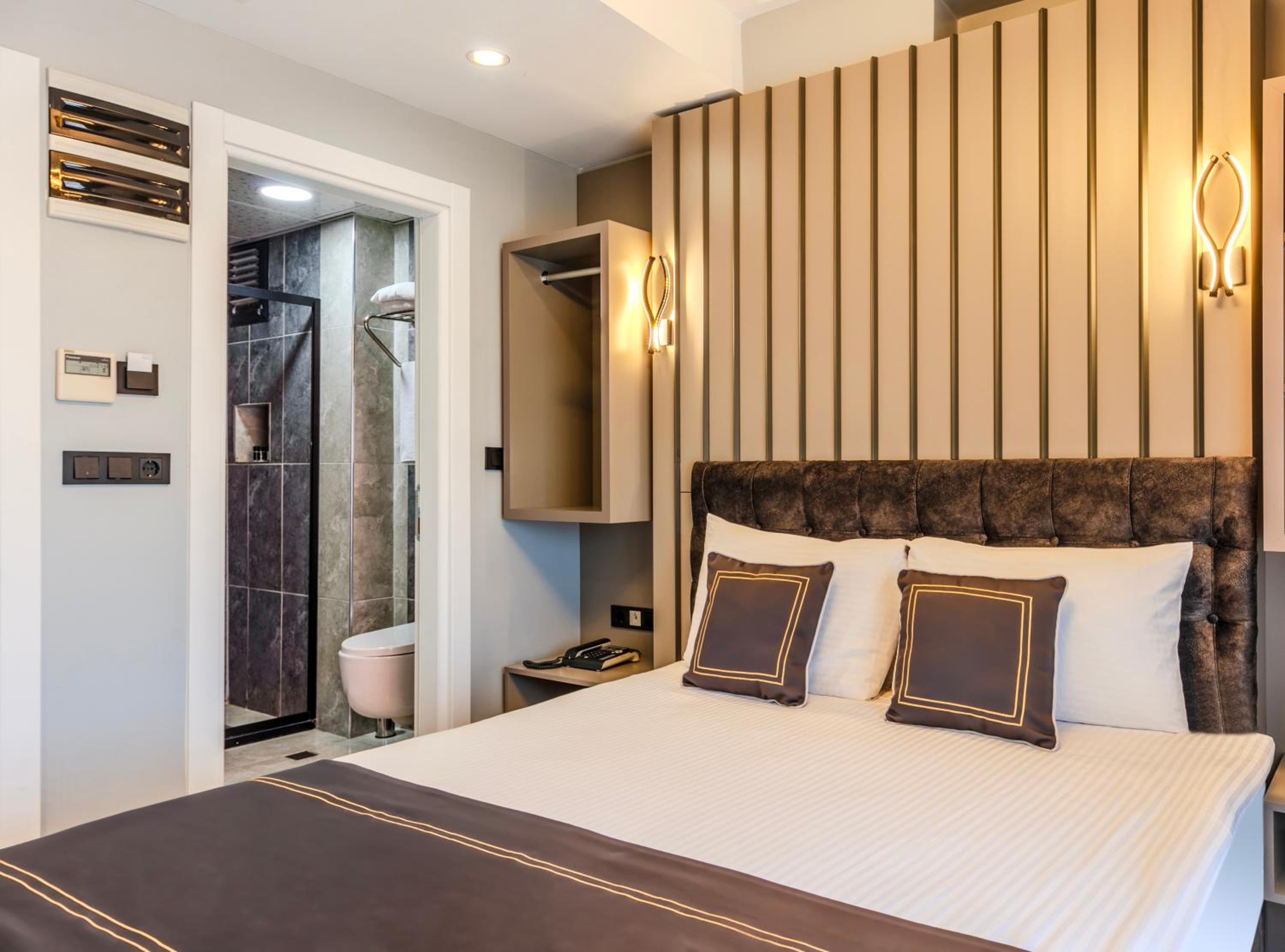 Med Life Hotel 11/36
