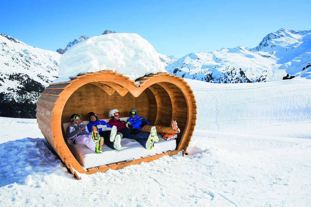 Hotel La Tarentaise 41/50