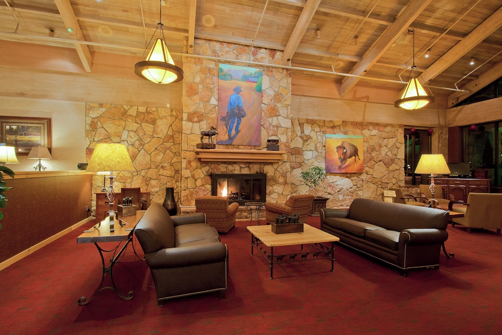 Field & Stream Lodge Bozeman 32/53