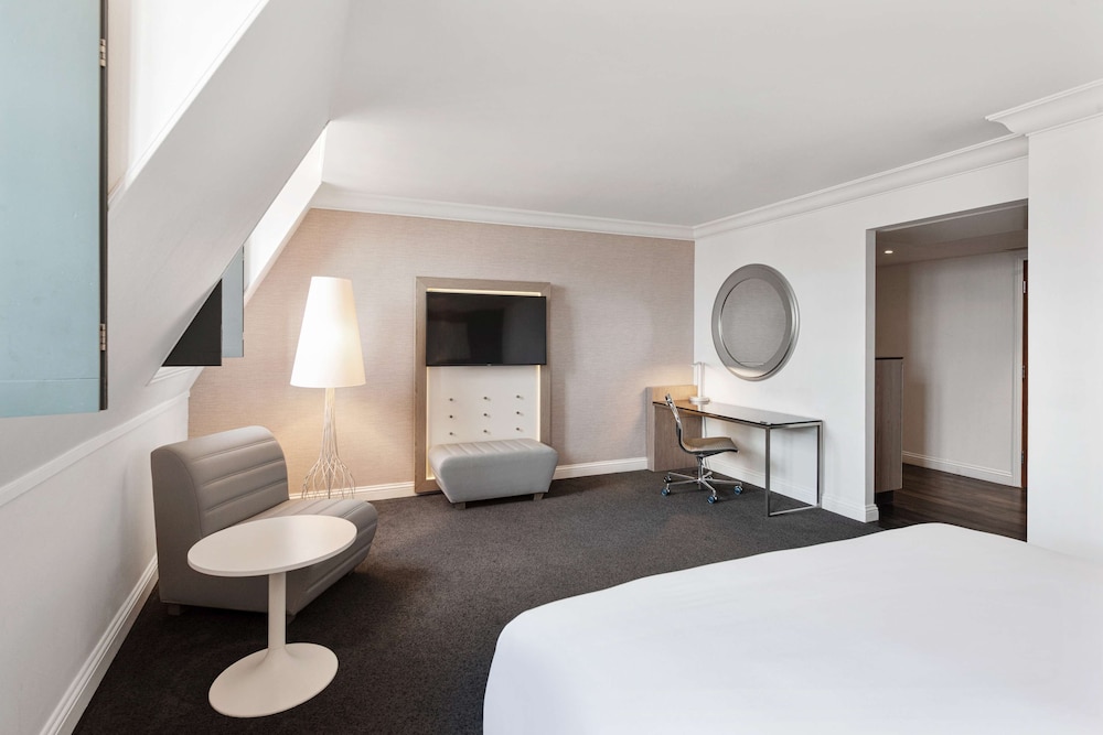 Radisson Blu Hotel, Leeds 18/66
