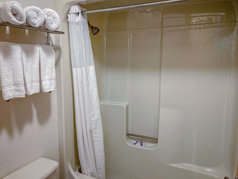 Motel6 Elkhart, IN 15/54