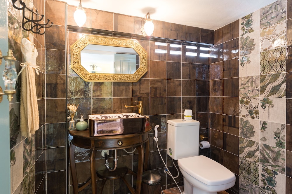 The Unforgotten B&B 50/50