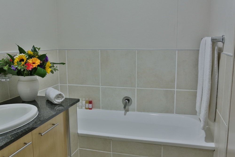 Westpoint Executive Suites - Apartments 22/70