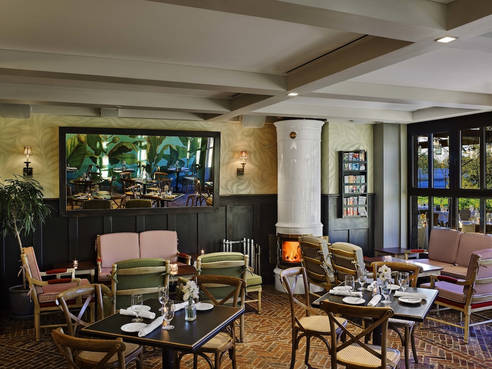 Delamar West Hartford 52/75
