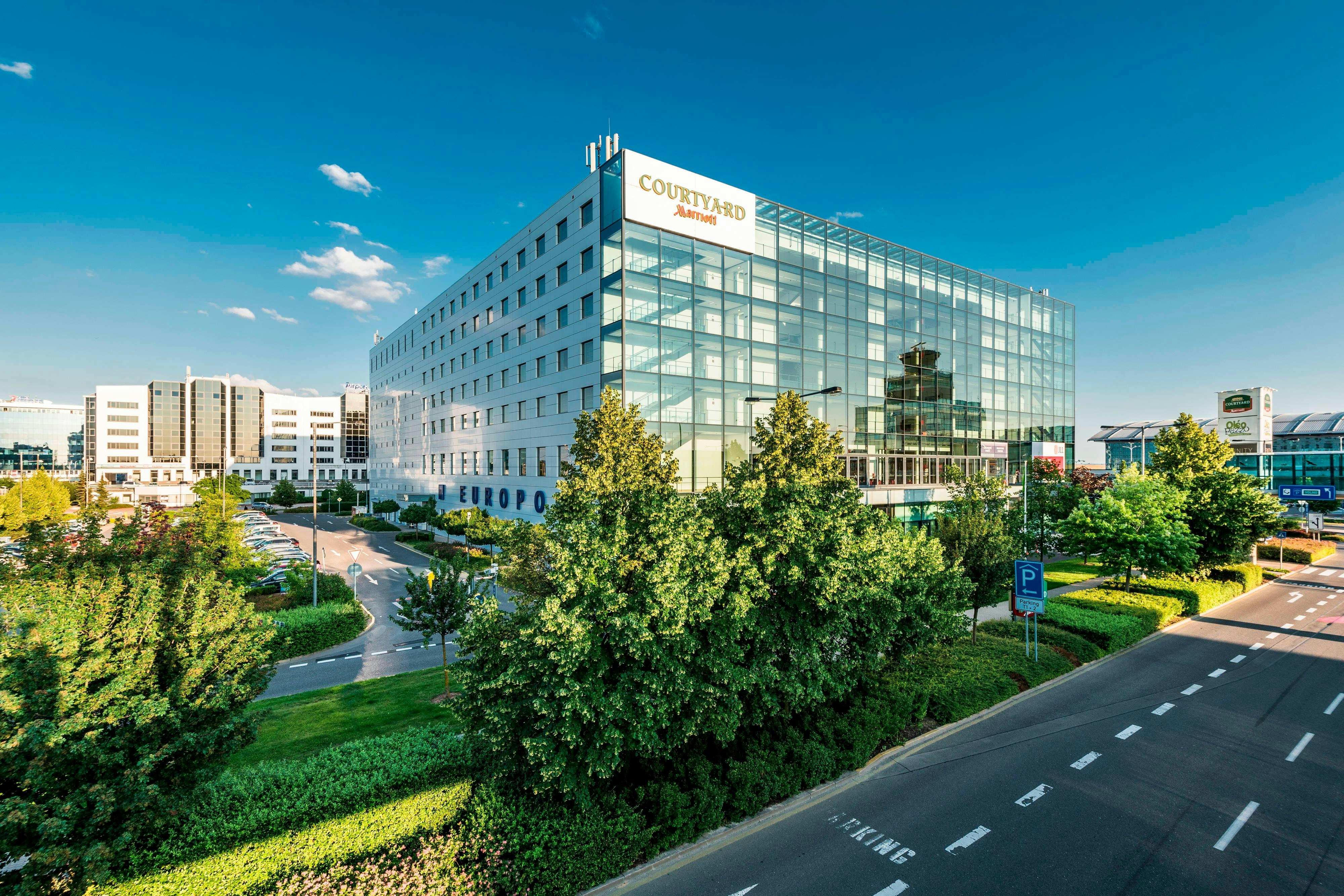 Courtyard By Marriott Prague Airport 6/59