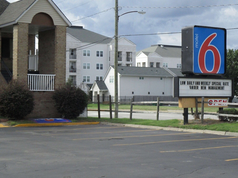 Motel6 Portsmouth, VA 52/57