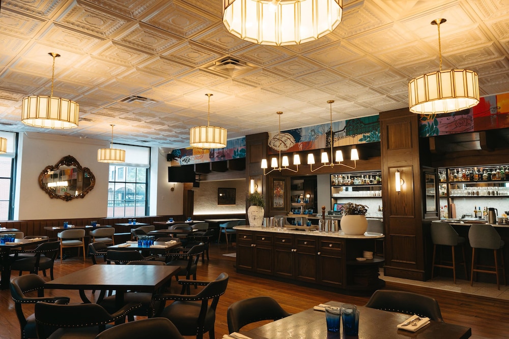 Lord Nelson Hotel And Suites 46/61