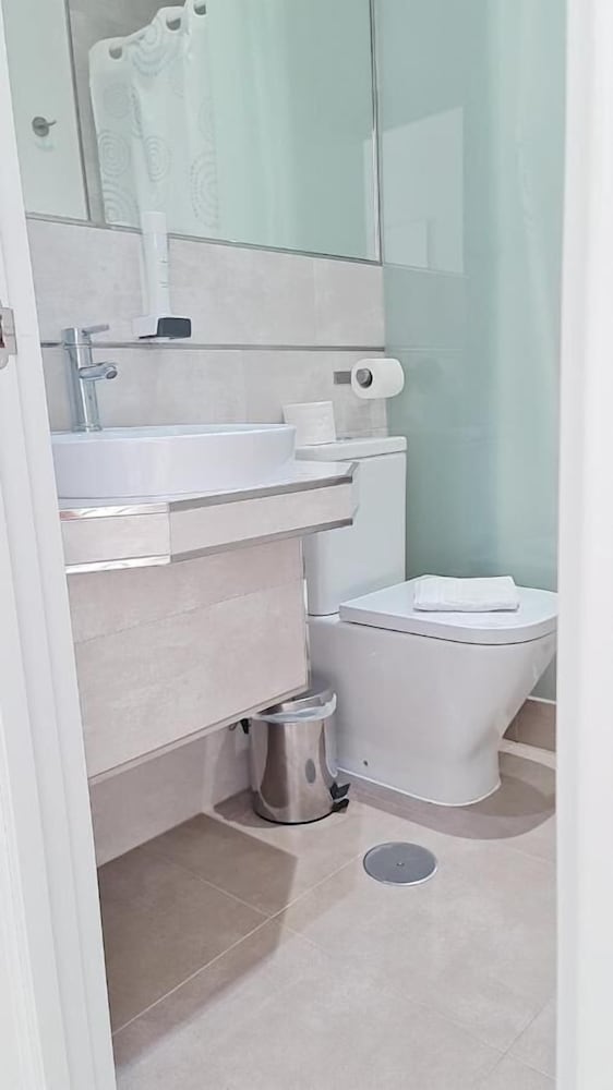 Hostal Met Madrid 26/30