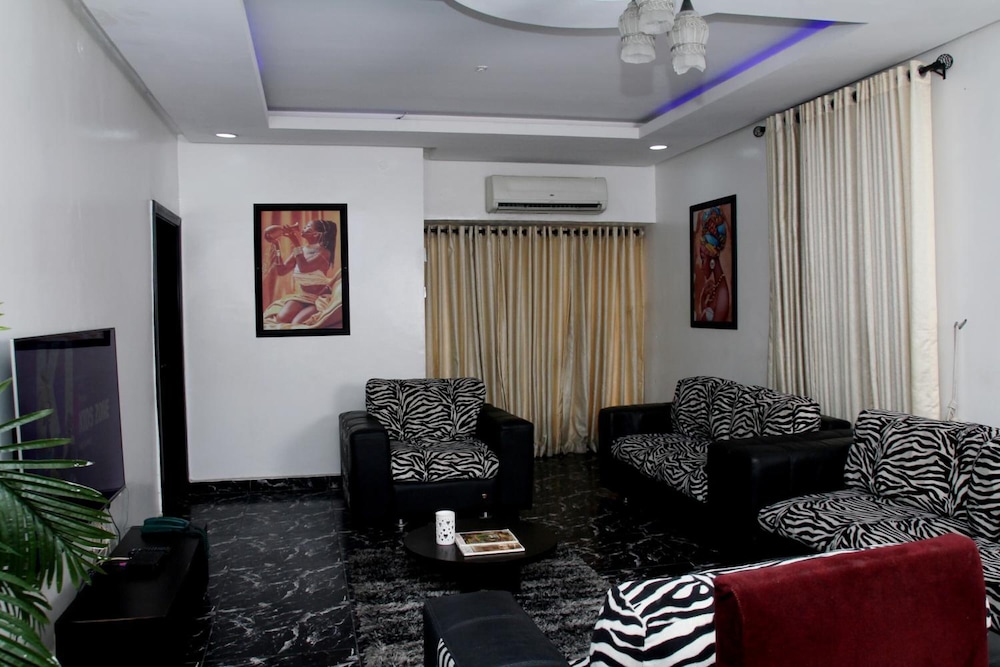 H3 Luxury Cottage 24/40