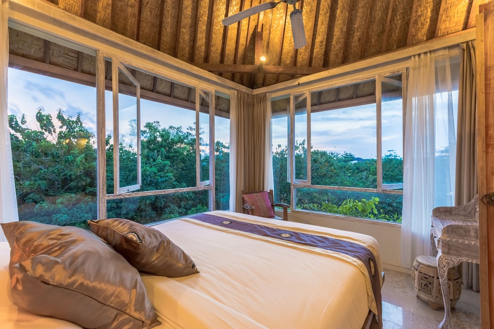 DELUXE, SEA VIEW