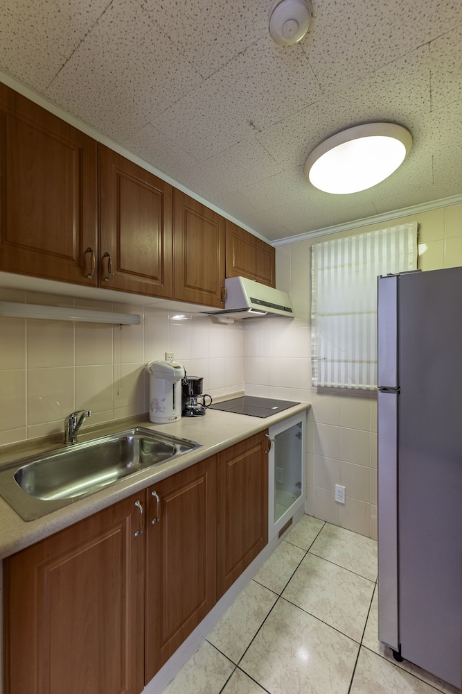 Garden View Court Serviced Apartments 50/50
