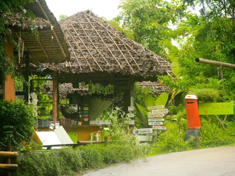 Khun Nai Tern Sai - Adults Only 5/24